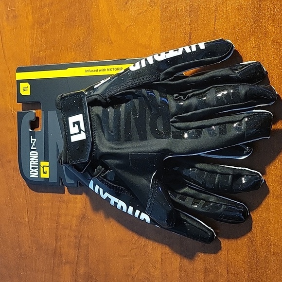 Black G1 Football Gloves NEW - Picture 7 of 14